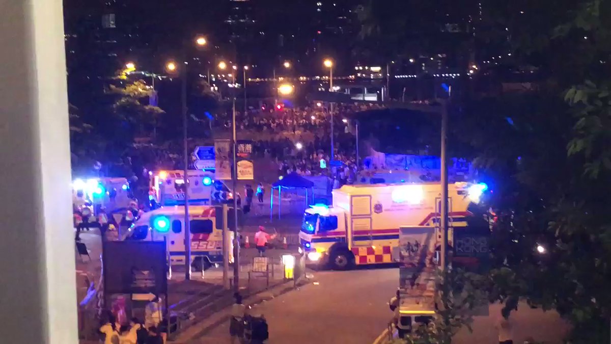 See the police deploy en masse (01:32 June 10)   