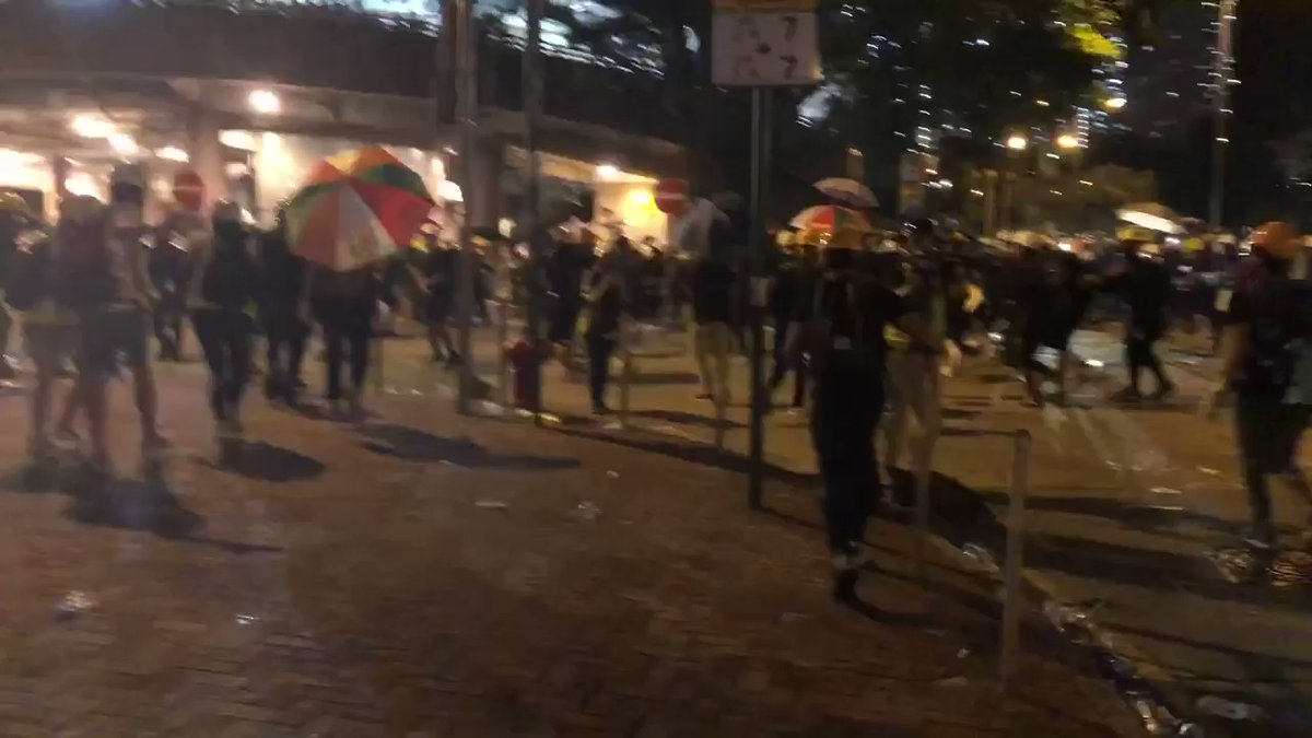 Police dispersed protesters outside the Disciplined Services Quarters around 8pm; some people were detained at Wong Tai Sin Square; others made it to the MTR station to change location #antiELAB