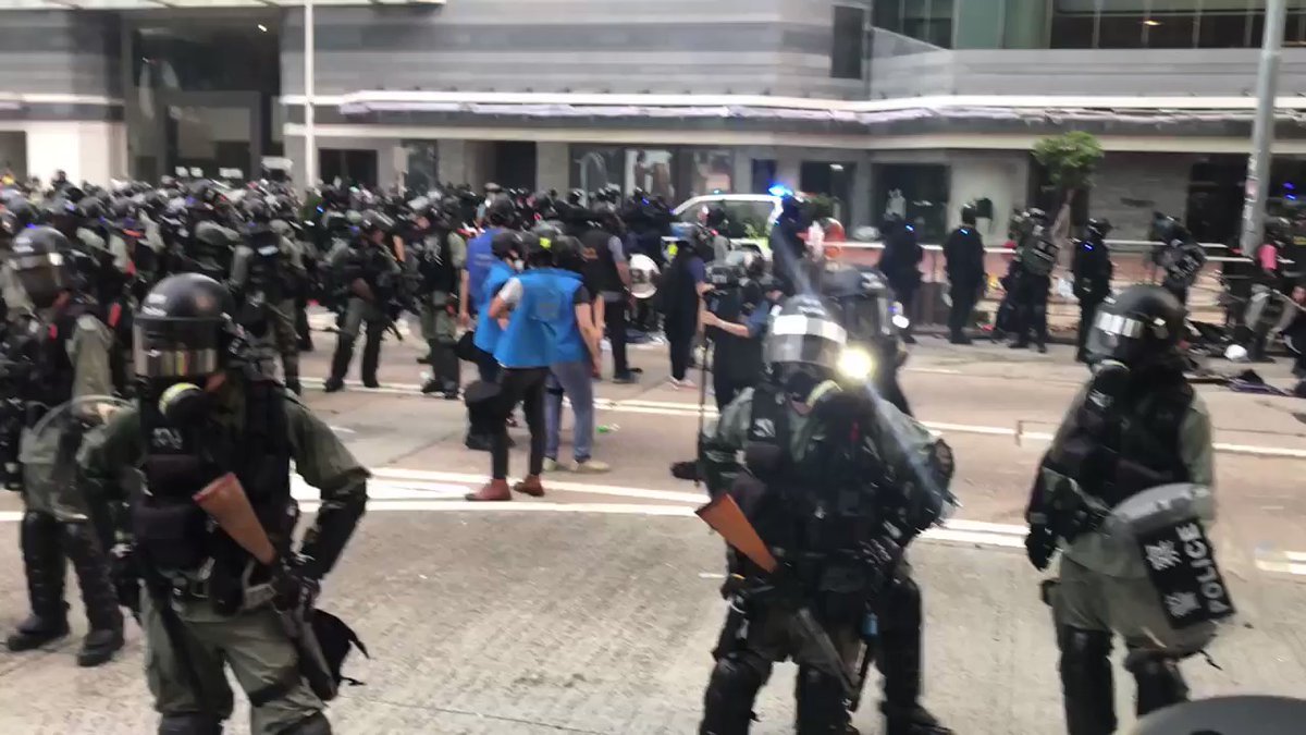 Heavy Hong Kong Police Station Outside The Pacificplace, Nearby Legco 