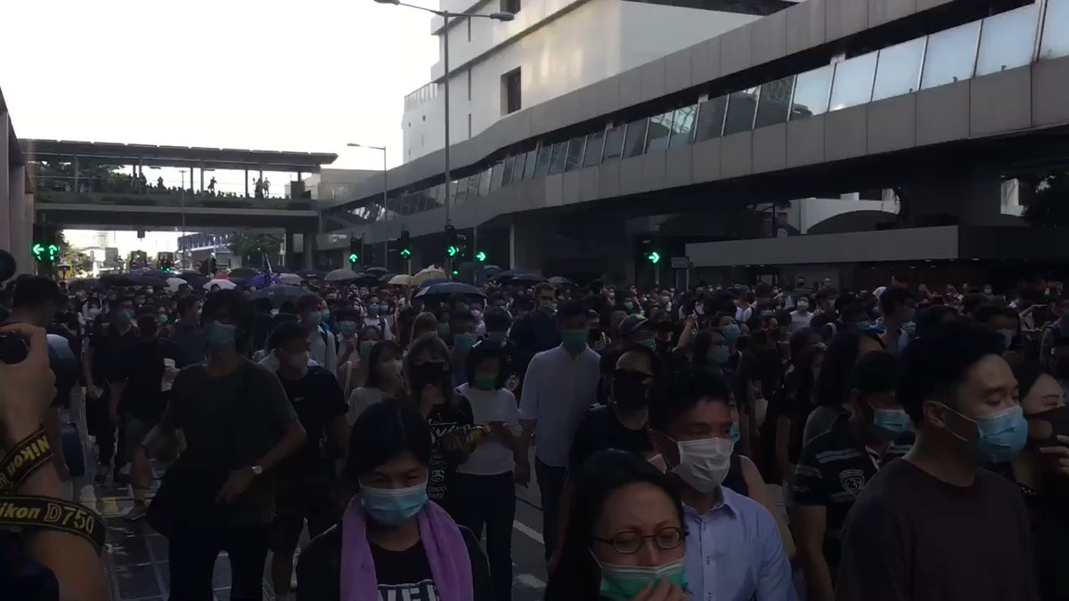 “Fight back, Hongkongers,” #antiELAB protesters chant as they are marching. One young man wearing a black mask chants in English in a tearful tune, “Why are you just saying we are violent? How can you be so indifferent about our freedoms? How dare you?” #AntiMaskLaw