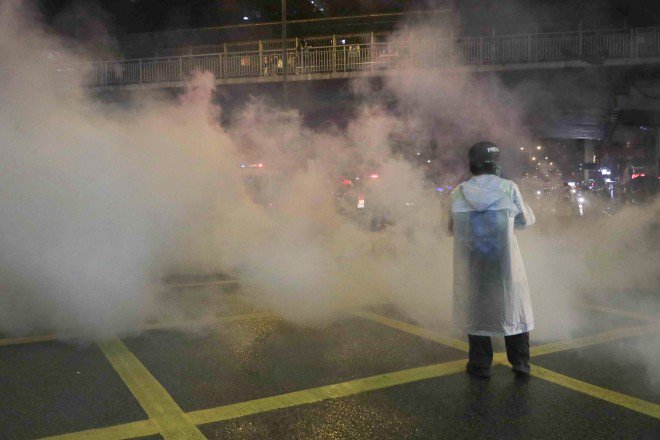 More photos from on the ground in Mong Kok  #HongKongProtests