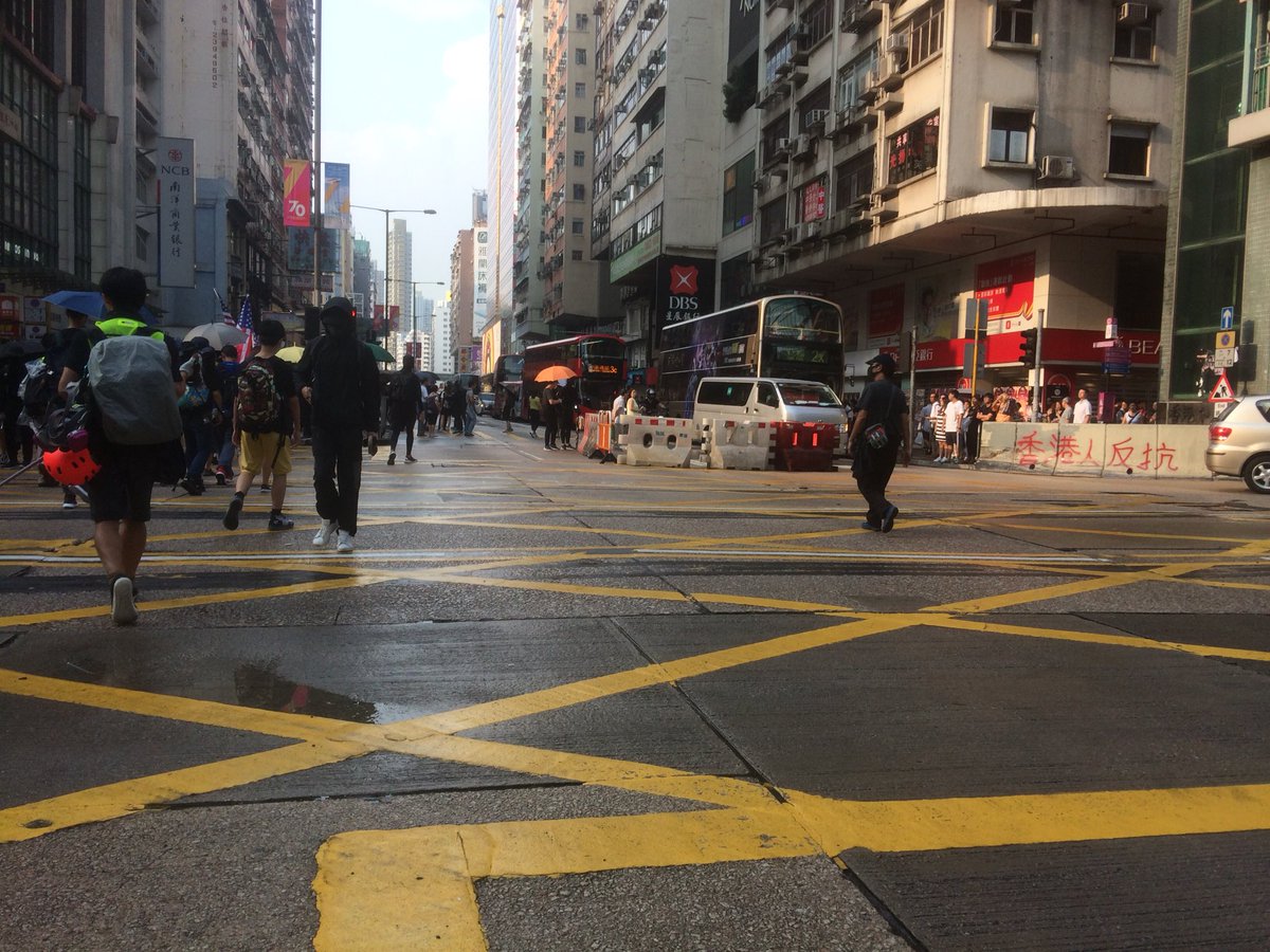 Roadblocks as the march reaches Prince Edward at 4:15pm.  Photo: HKFP.