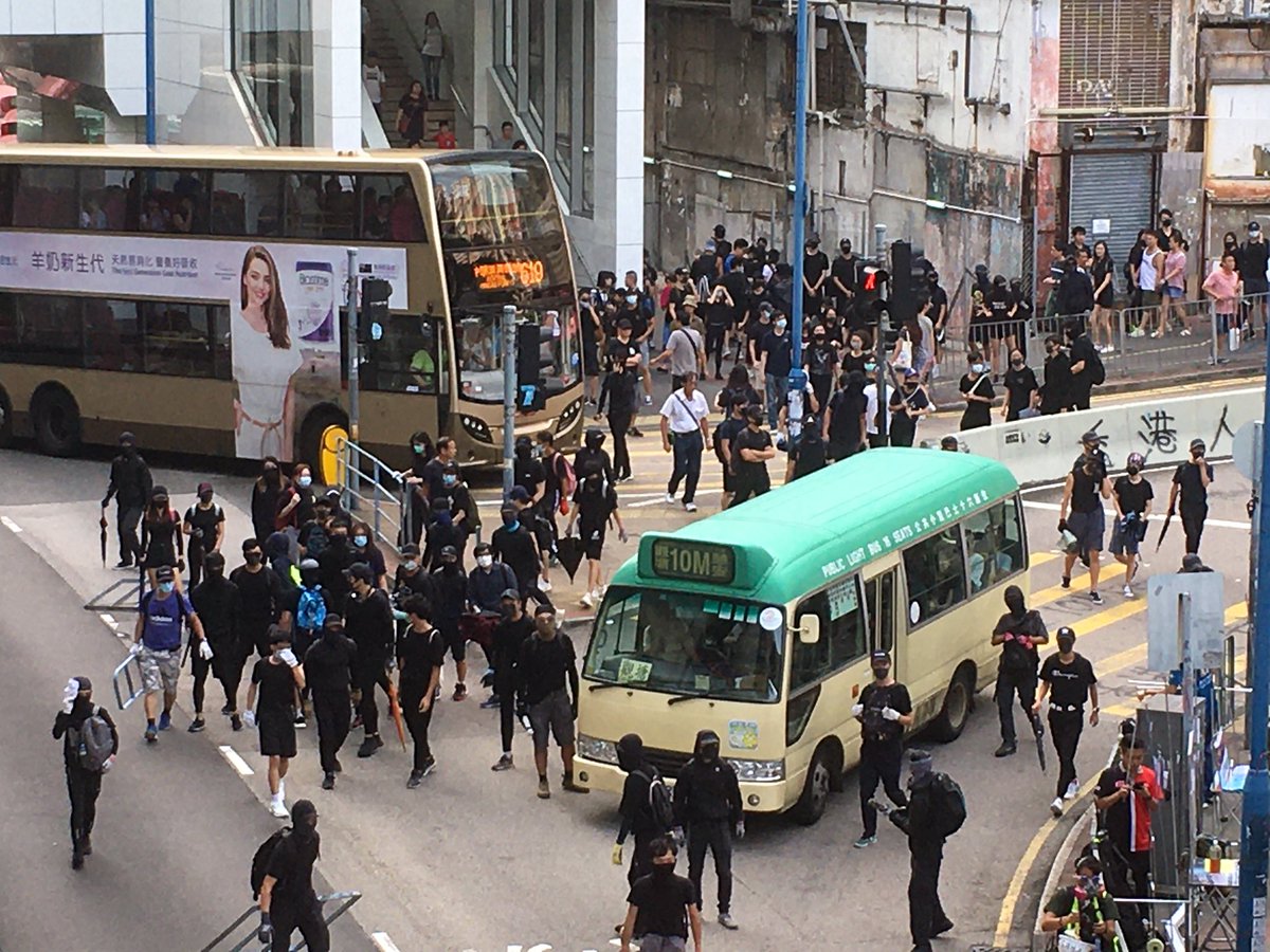 Police arriving at Kwun Tong MTR Kowloon - Hong Kong Protests Live Map ...