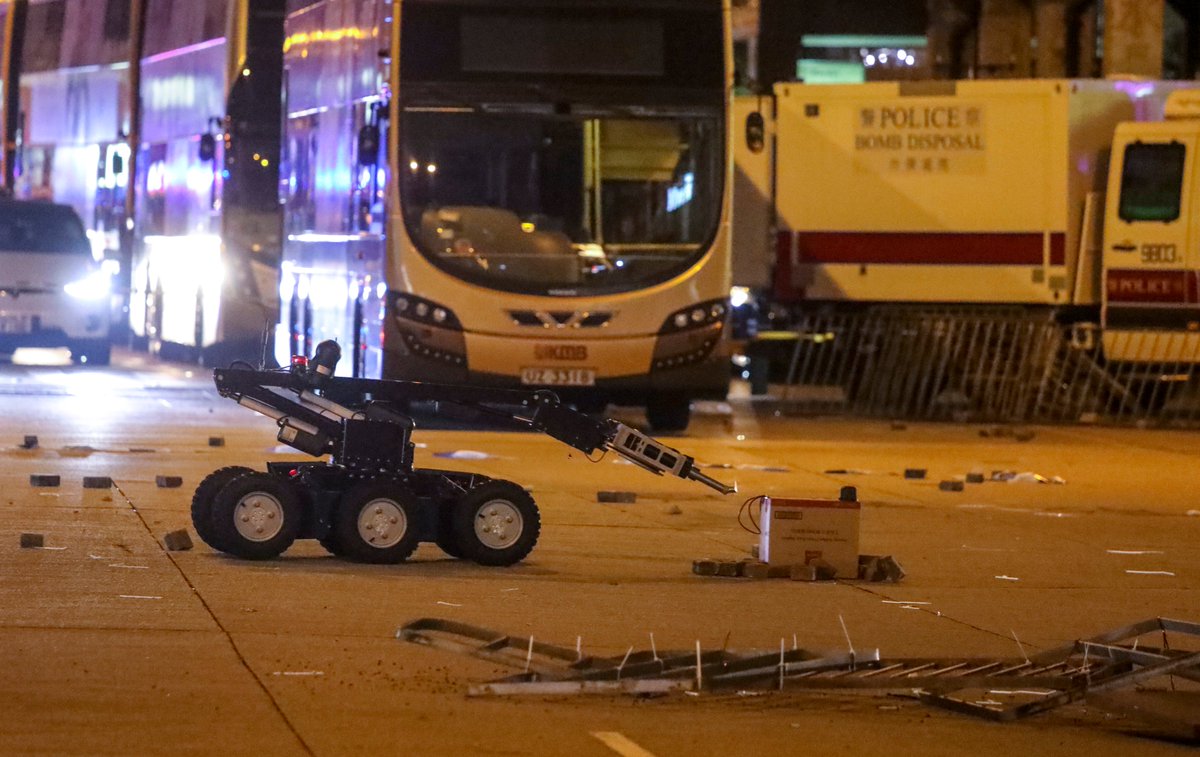 Police have deployed a robot to dispose of a suspected bomb placed on Lai Chi Kok Road in Prince Edward  