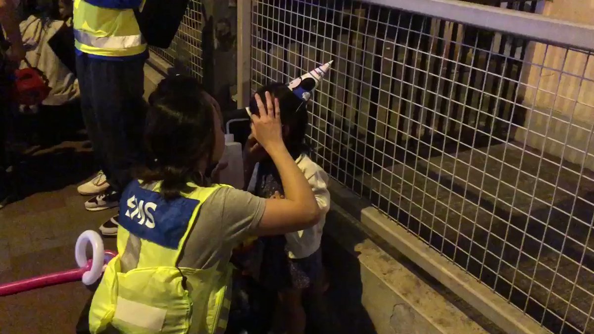 As tear gas continues to be fired in Tsuen Wan, it was very sad to come across this crying child on Chuen Lung Street who seemed to have been affected by it