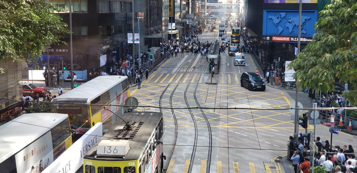 #HKprotesters blocking Pedder and Queen's Road Central