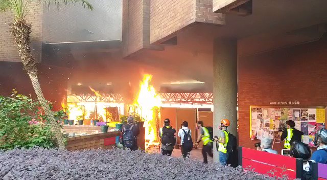 Another large fire breaks out at PolyU. Firefighters arrive to put out the blaze Video: SCMP/Kathleen Magramo