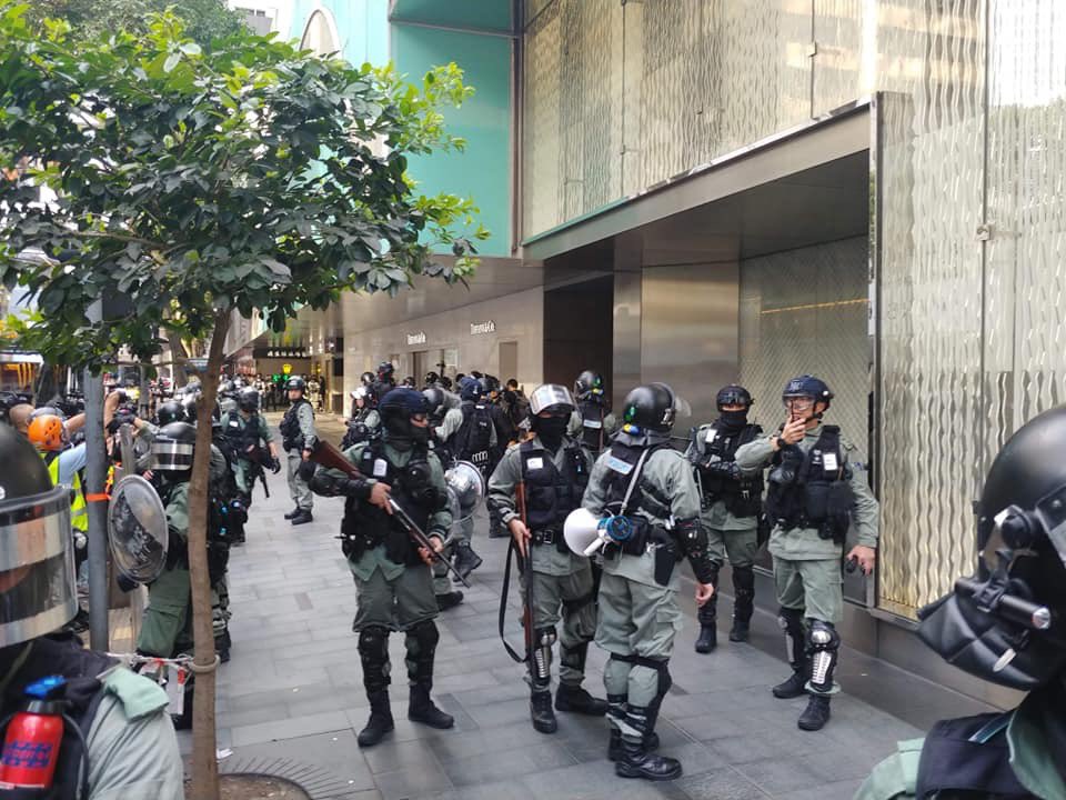 Large deployment of anti-riot police in Central Hong Kong