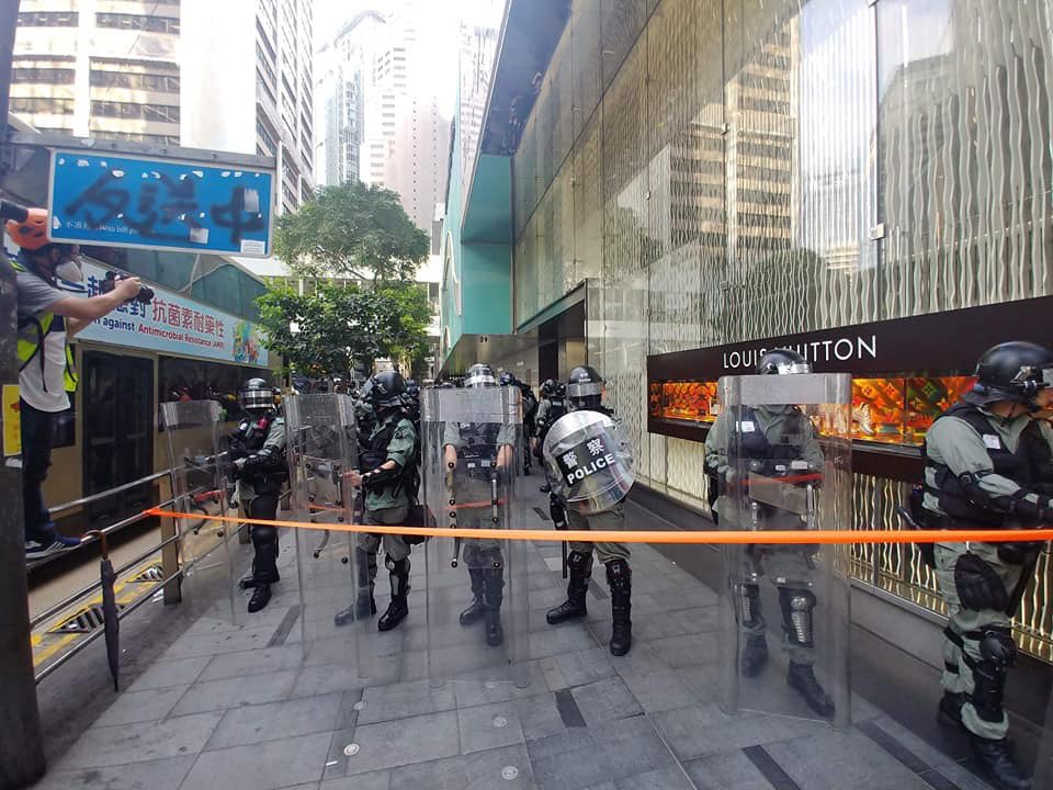 Large deployment of anti-riot police in Central Hong Kong