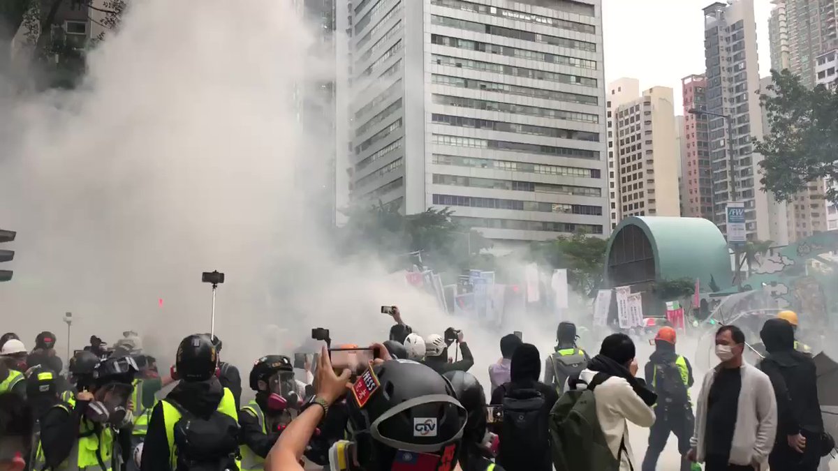 Riot police fired tear gas at an intersection of Luard Road and Hennessy Road after 5pm to disperse crowds of protesters who got rowdy over heavy policing in the area. Large crowds of police had arrived in the area after some protesters vandalised an HSBC branch