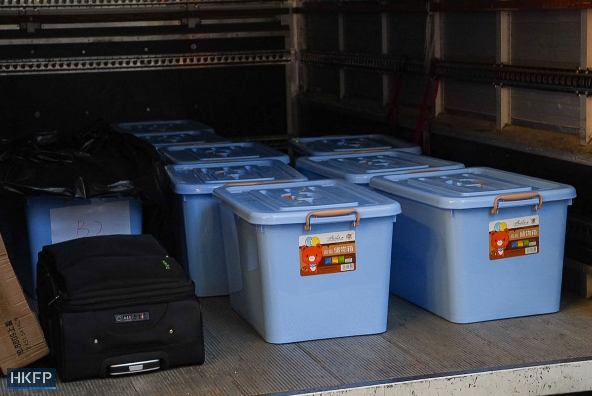 Hong Kong police have raided two independent bookstores and arrested five people suspected of committing a sedition offence, local media has reported. Police were seen removing large boxes of materials from Have a Nice Stay, a 4th-floor bookstore in Prince Edward, at around